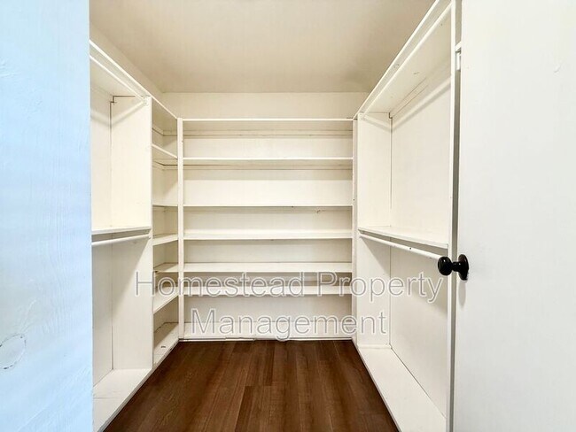 Building Photo - 2141 SW 45th St