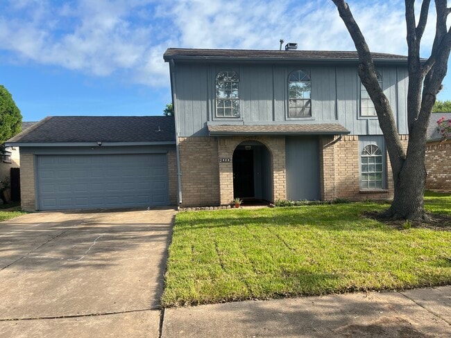 Primary Photo - 4030 Green Crest Dr