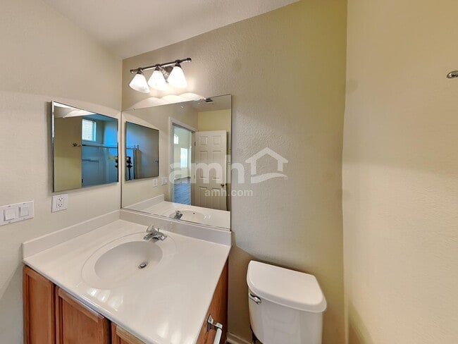 Building Photo - 6345 Hamilton Grove Ave