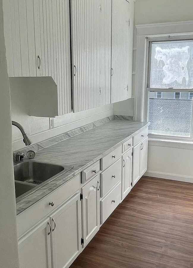 Building Photo - 119 Hamilton St