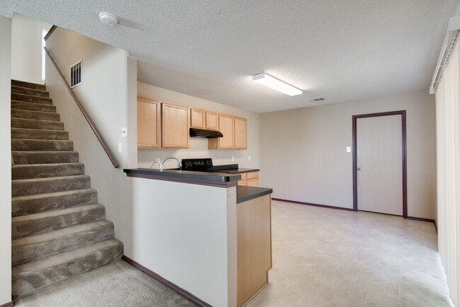 Building Photo - 8211 Leaning Oak Ct