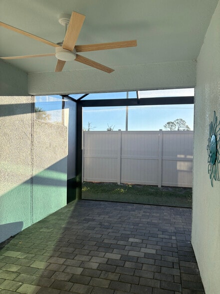 Building Photo - 8061 Shr Lk Dr