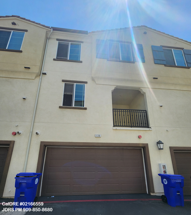 Building Photo - Upland 3 Bedroom Home
