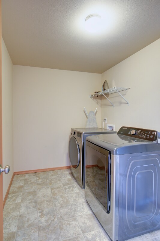 Building Photo - 3545 Hunt Clubb Rd