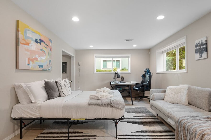 Primary Photo - 13829 NE 74th St