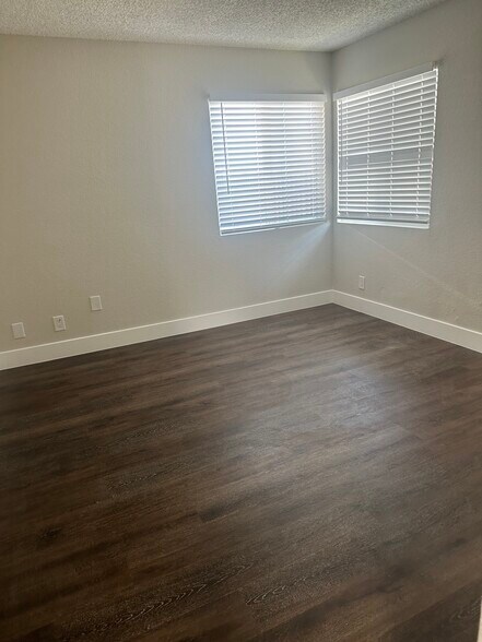 Building Photo - 38457 10th Pl E