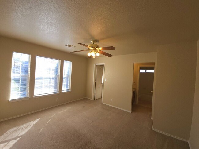 Building Photo - 21215 Encino Ash