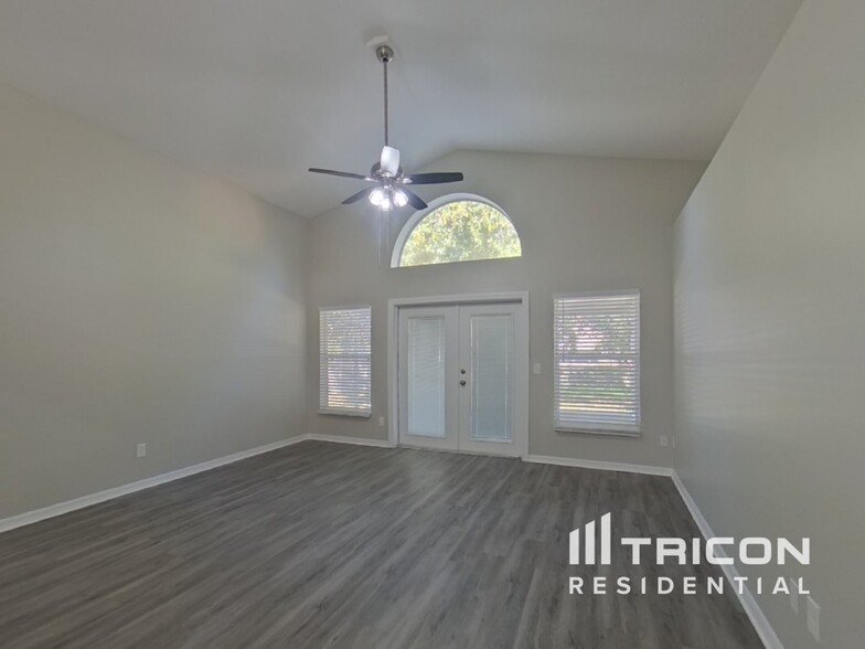 Building Photo - 10418 Reagans Run Dr