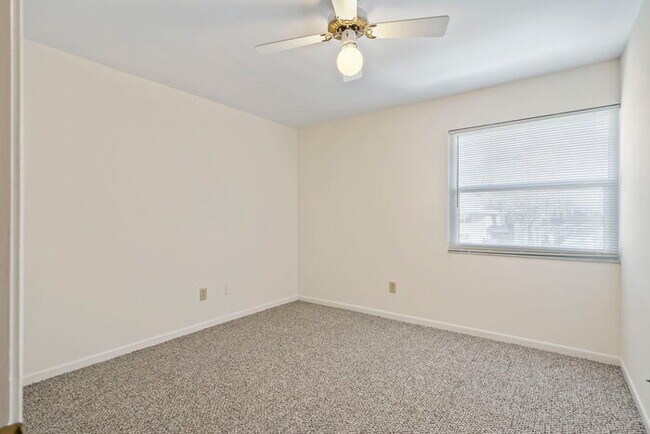 Building Photo - 16 Alcira Ct