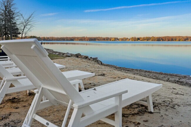 Building Photo - 222 Grouse Dr