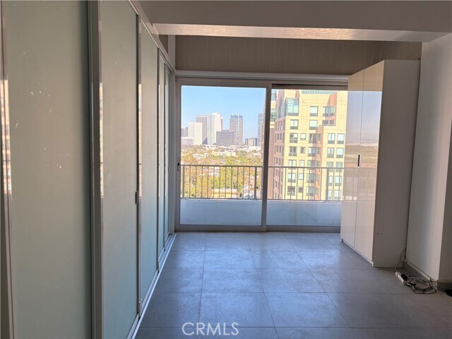 Building Photo - 10501 Wilshire Blvd