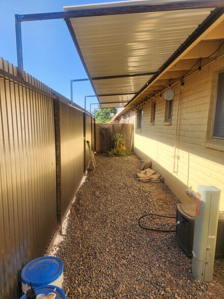 Building Photo - 3001 E Blacklidge Dr