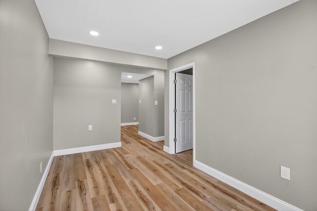 Building Photo - 3459 Howell Ct