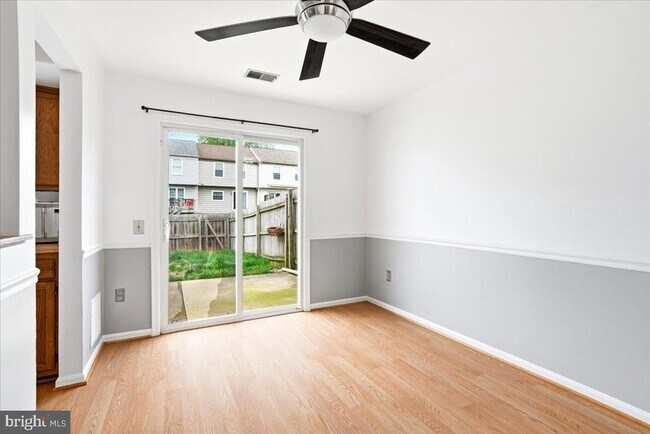 Building Photo - 5735 Sunset View Ln
