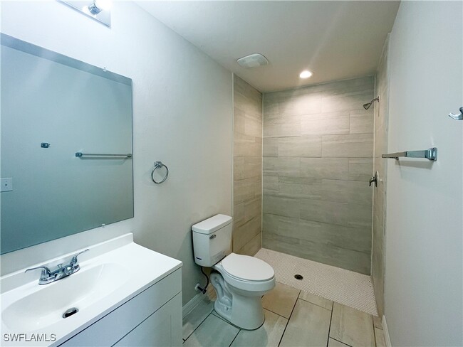 Building Photo - 3605 SW 8th Pl
