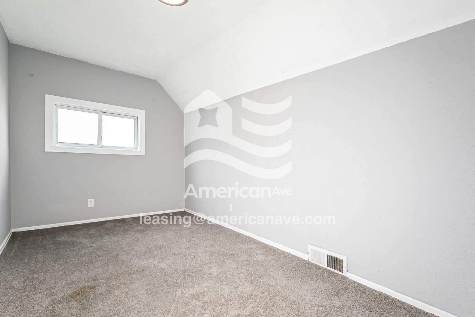 Building Photo - 1611 4th Ave