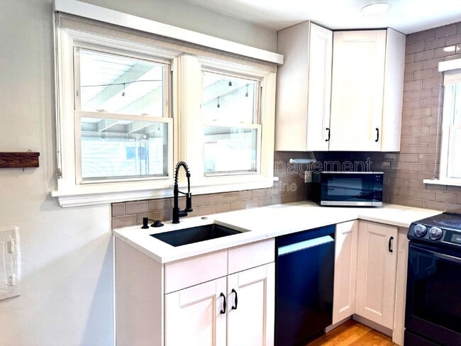 Building Photo - 2970 Locust St
