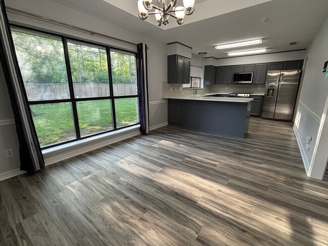 Building Photo - SPACIOUS HOME WITH FLEX ROOM