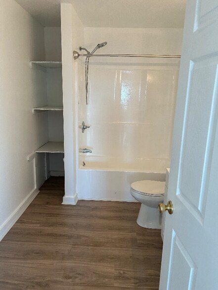 Building Photo - 131 Hufnagel Dr