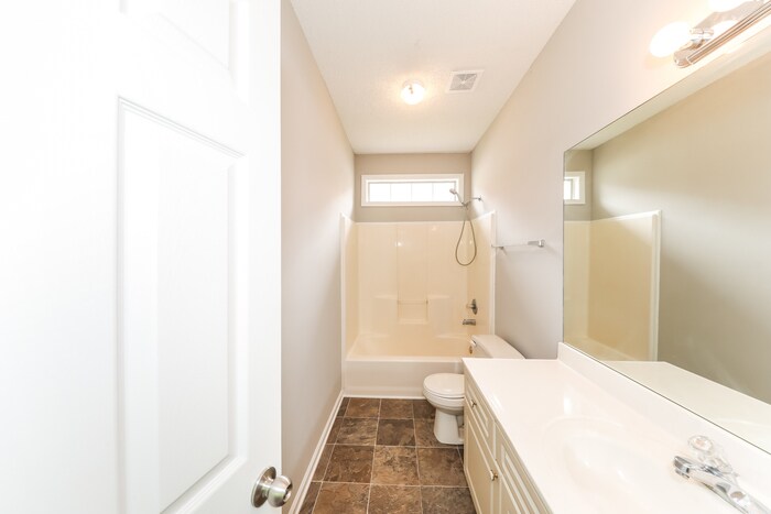 Building Photo - 1155 Amberley Woods Dr
