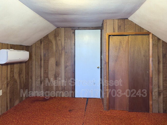 Building Photo - 735 Yellow Hill Rd