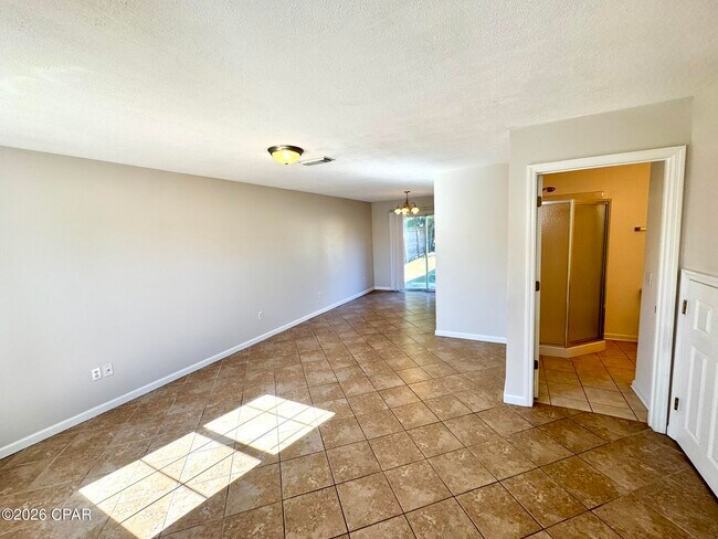 Building Photo - 4314 Catherine St