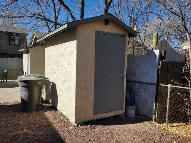 Building Photo - 515 S O'Leary St