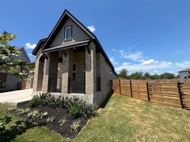 Building Photo - 275 Keefer