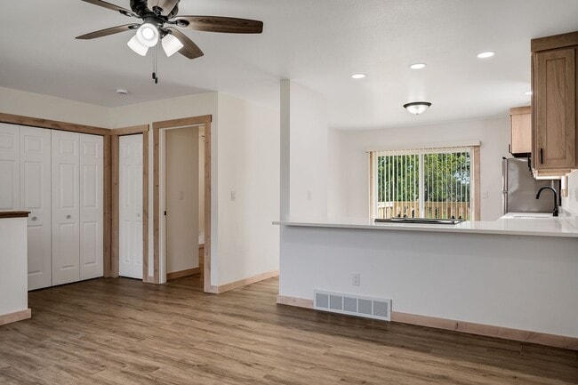 Building Photo - Cardinal Ave