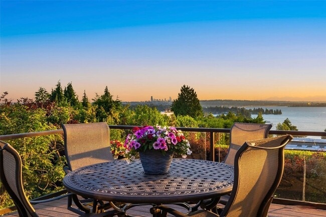 Primary Photo - Kirkland View Home