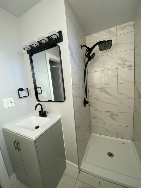 Building Photo - 1509 E 20th St