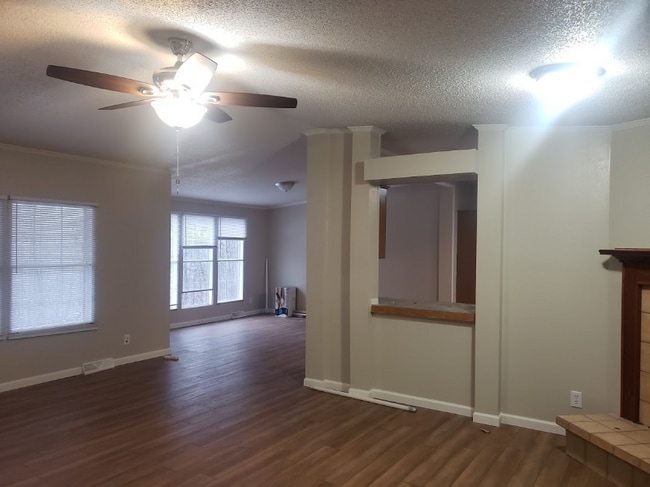 Building Photo - 2084 White Pine M H P Rd