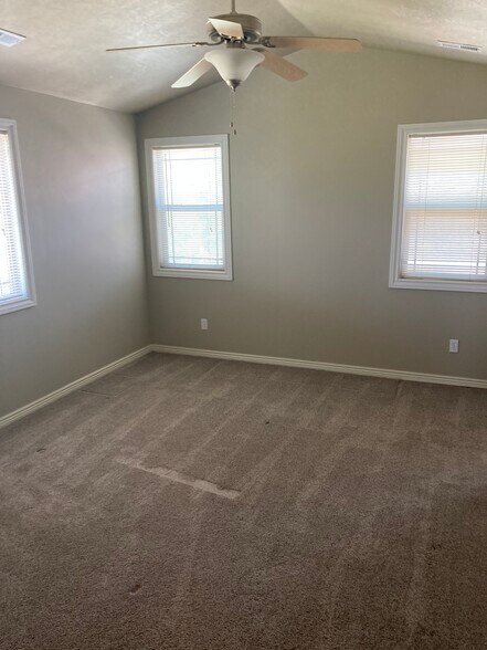 Building Photo - 3883 E Cunninghill Dr