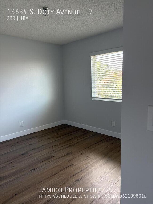 Building Photo - 13634 S Doty Ave