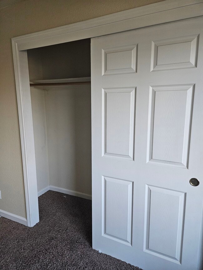 Building Photo - 12407 Summers St