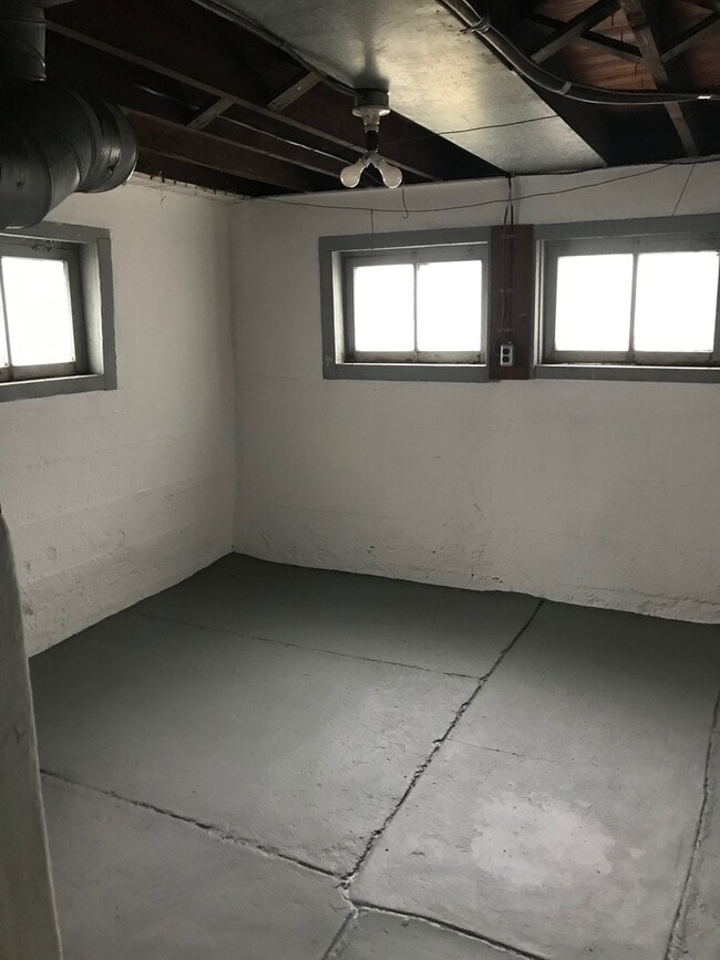 Building Photo - Newly renovated home in South Hampton! Wit...