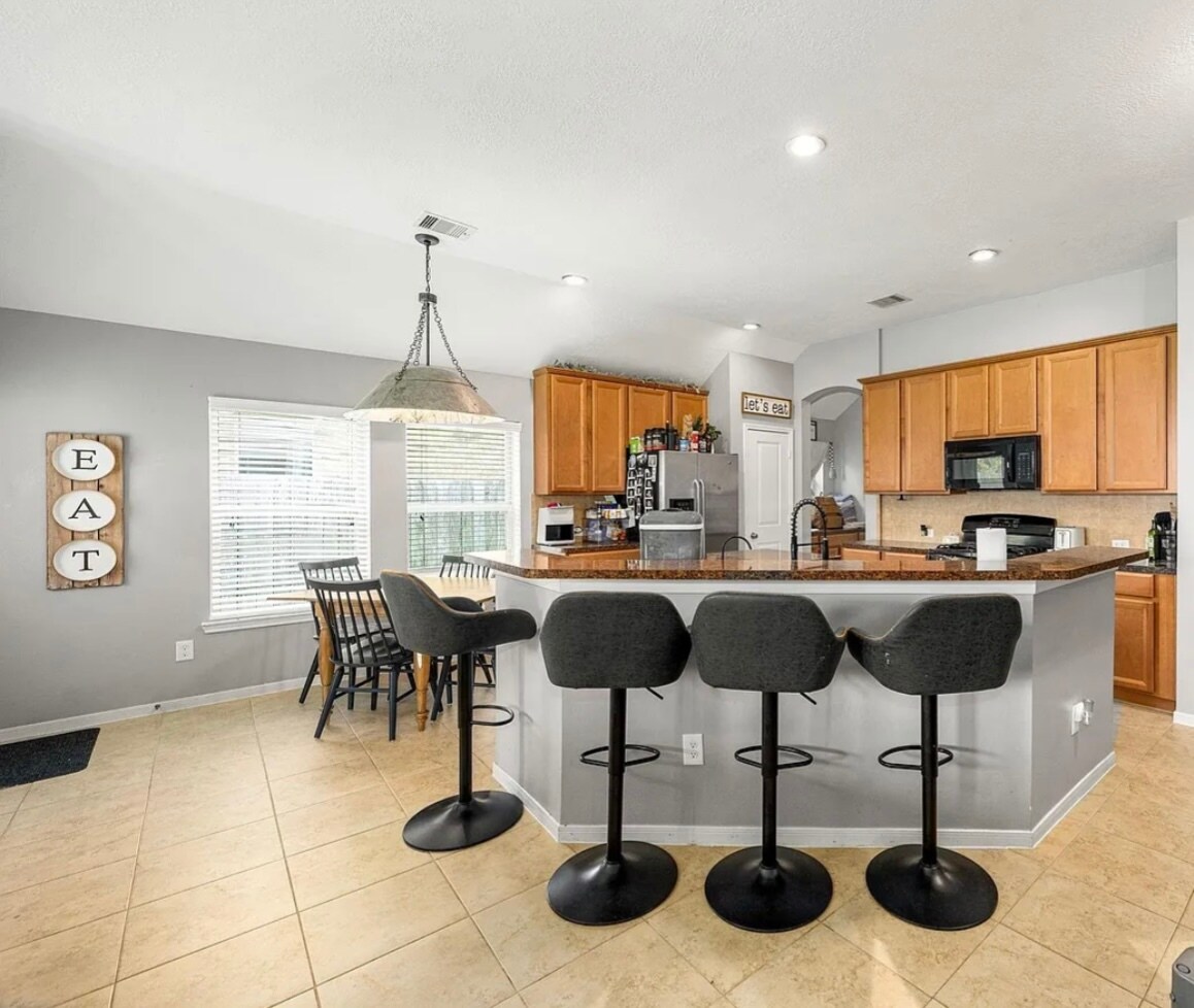 Building Photo - 3015 Crescent Oaks Park Ln