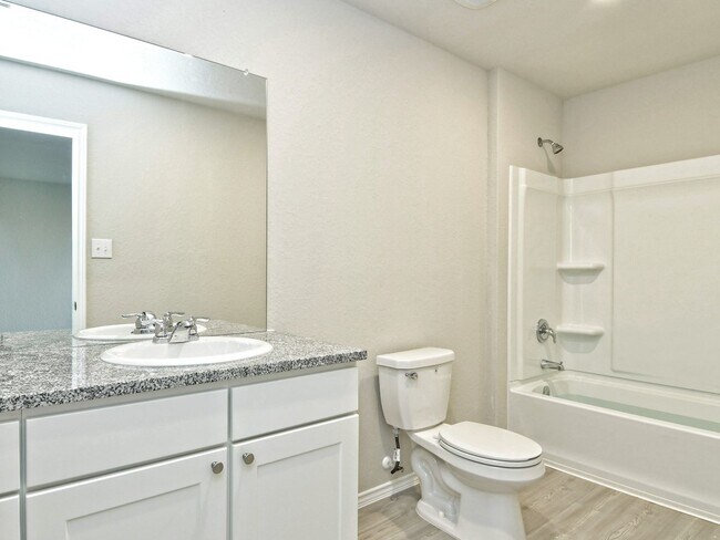 Building Photo - 4 BR/2.5 BA - 1874 SF in San Antonio - WATERWHEEL!!!