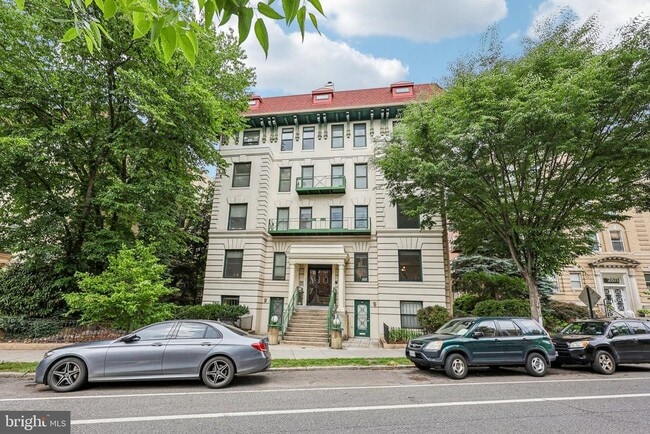 Building Photo - 2627 Adams Mill Rd NW