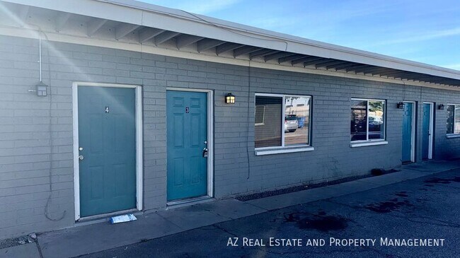 Building Photo - 1233 W Pierce St