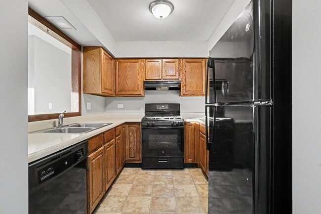 Building Photo - 219 Uteg St