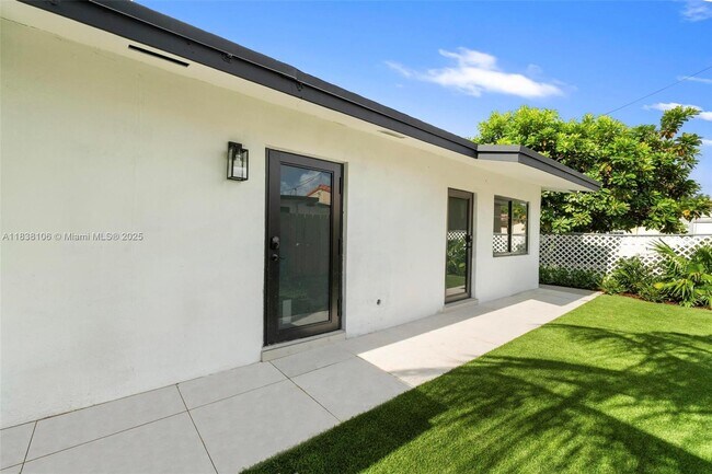 Primary Photo - 2442 SW 3rd St