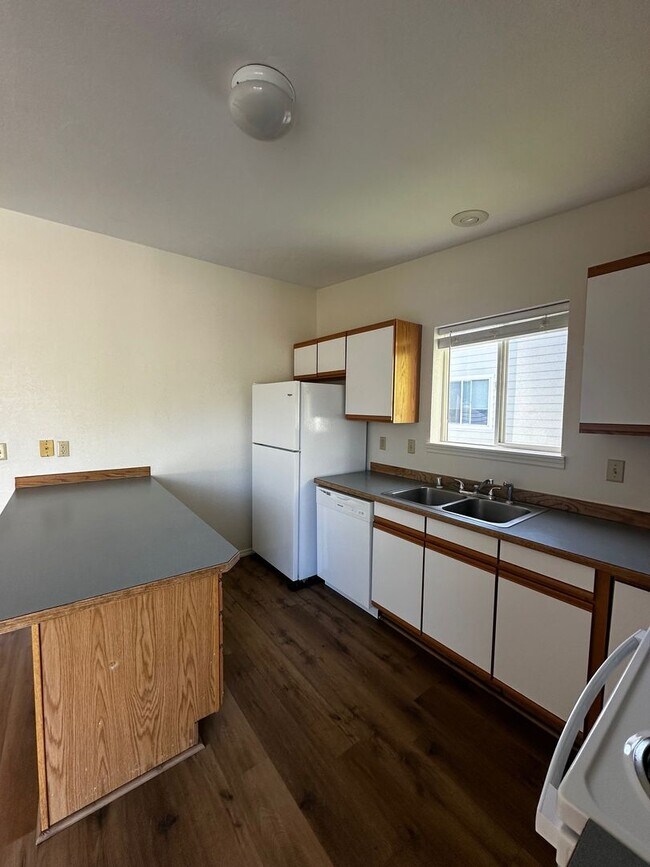 Building Photo - 43 N 25th Ave