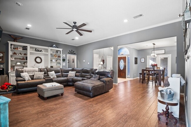 Building Photo - 9292 Deepwater Dr