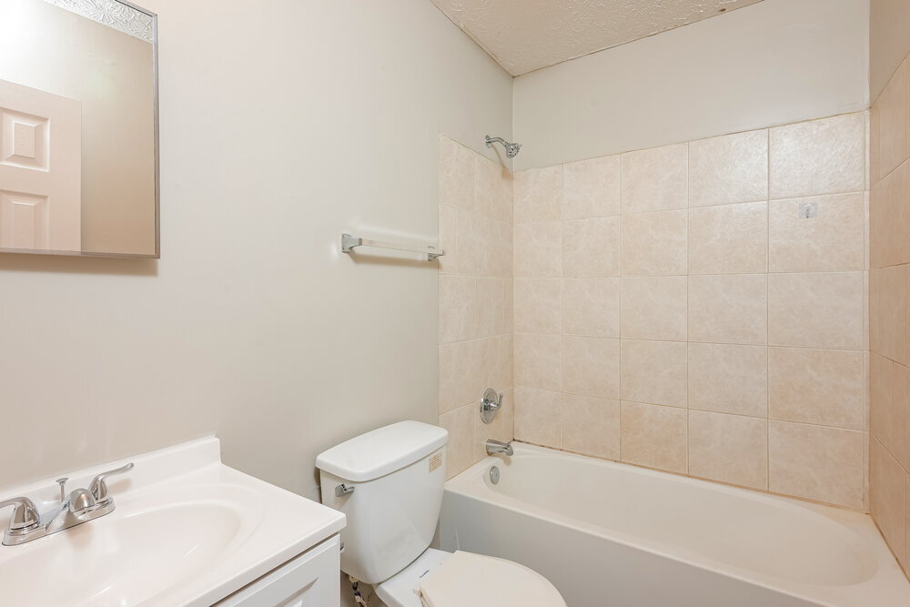 Building Photo - 6052 Creekford Dr
