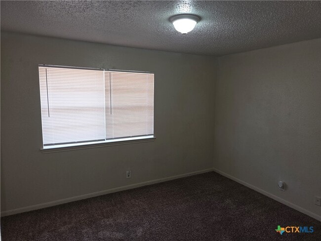Building Photo - 900 Ticonderoga Dr