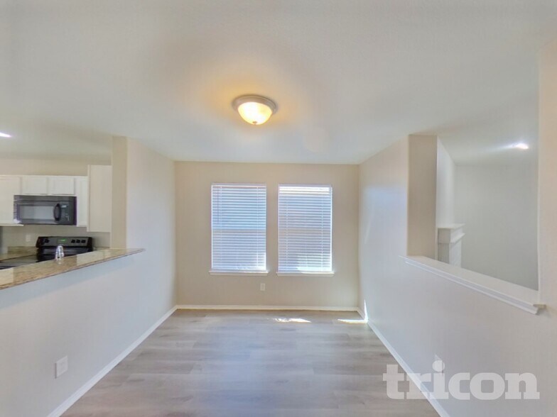 Building Photo - 50 Larkspur Dr