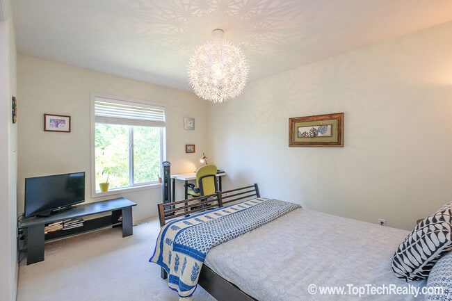 Building Photo - Lovely 4 Bedroom | 2.5 Bathroom Single Family Home | Corner Lot | Kaiser Woods Community