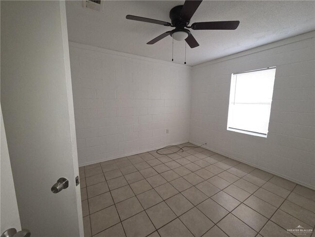 Building Photo - 5 1st St