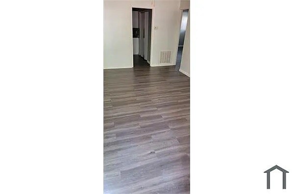 Building Photo - Room in Duplex on Glenwoods Dr